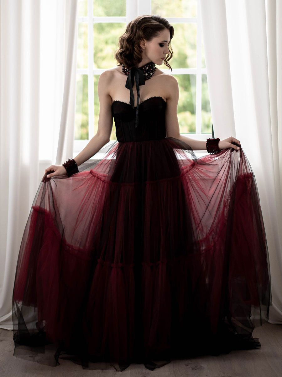 Black Red Gothic Wedding Dresses Tulle A-Line Sleeveless Raised Waist With Train Bridal Gown Free Customization