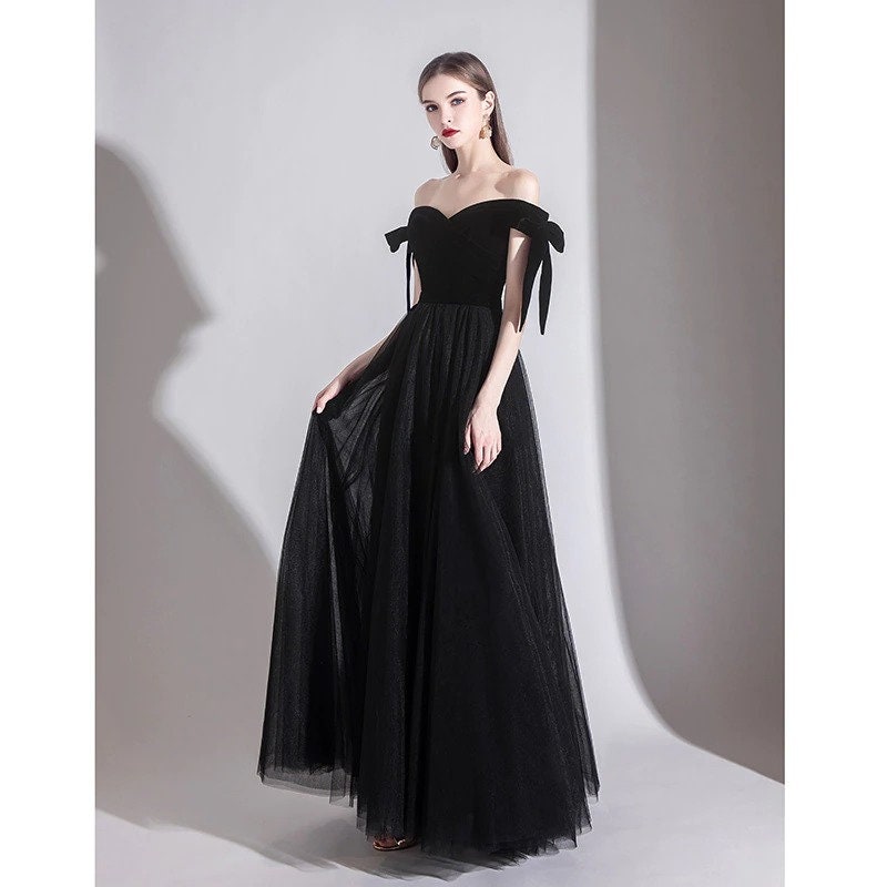 Black Cold Shoulder Modest Formal Gown Bow Sleeves Gothic Style Prom Dress Custom Made Plus Size