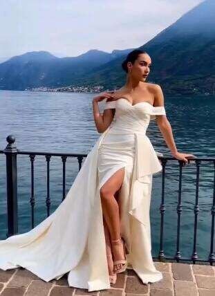 Sexy Satin Side Slit Pleated Bridal Dress Off Shoulder Court Train Wedding Party Dress Custom Made Plus Size